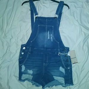 Frayed Over-alls shorts, Juniors!!